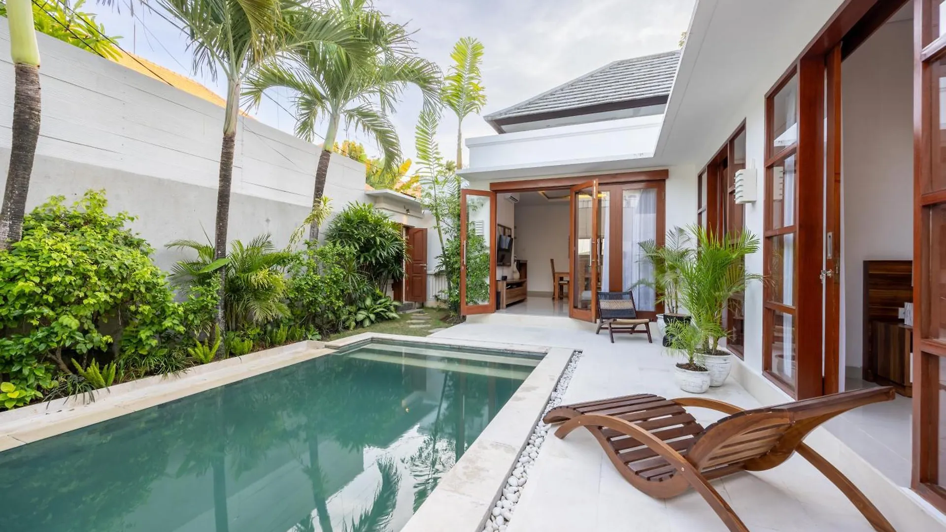 Villa Manis La Bora In Seminyak